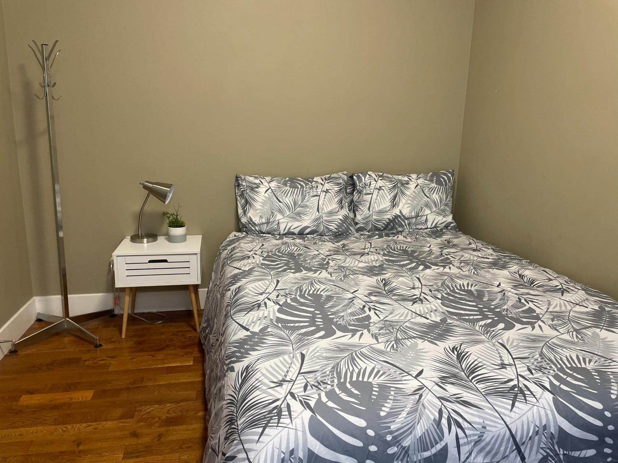 ויקטוריה Guest Room With Private Bath In Langford מראה חיצוני תמונה