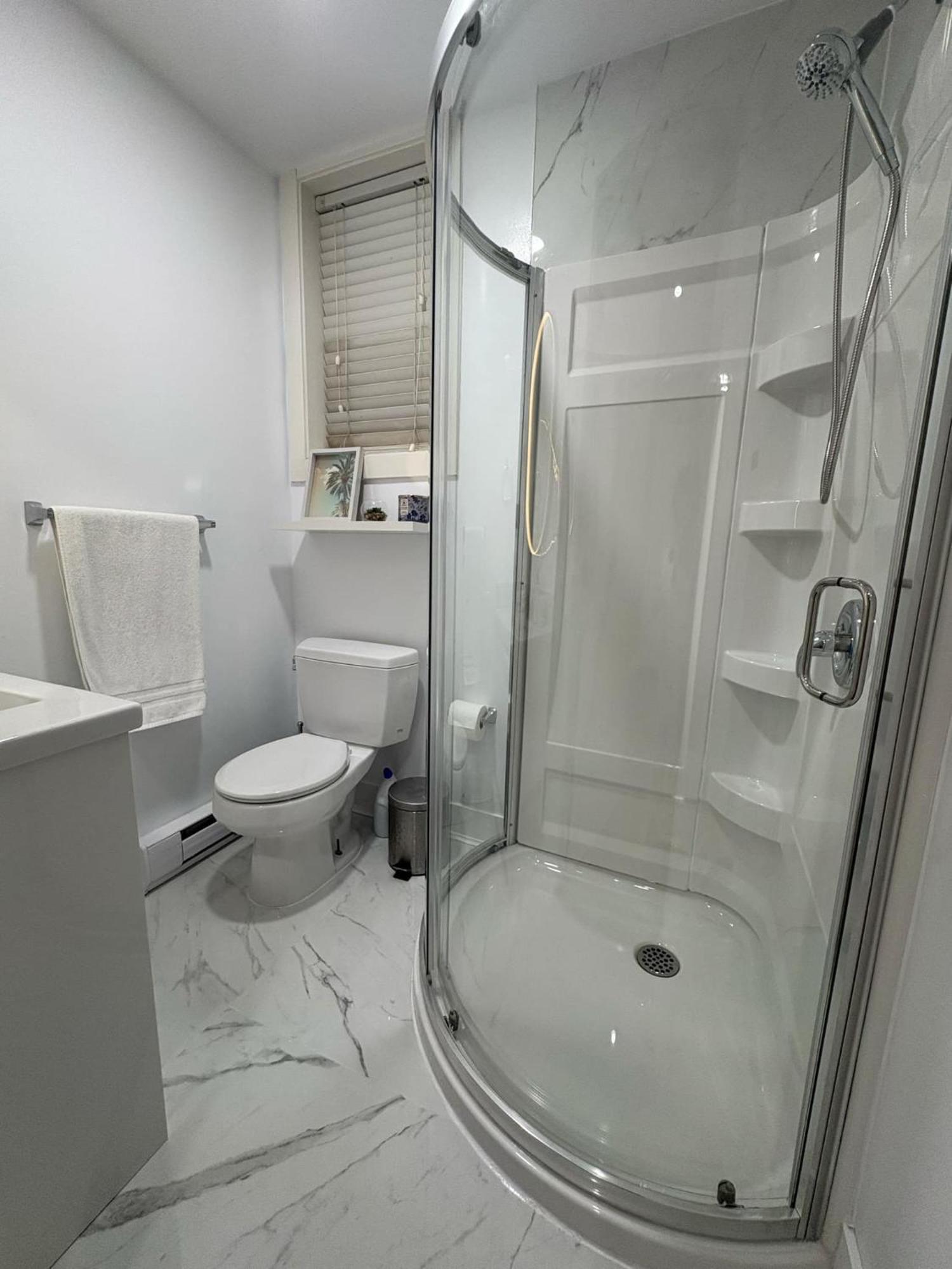 ויקטוריה Guest Room With Private Bath In Langford מראה חיצוני תמונה